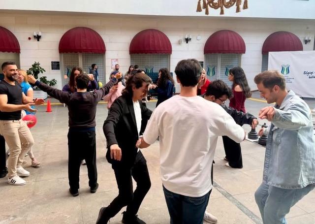 &Ouml;zel bireyler mutfağa girdi, hem eğlendiler hem pişirdiler 2