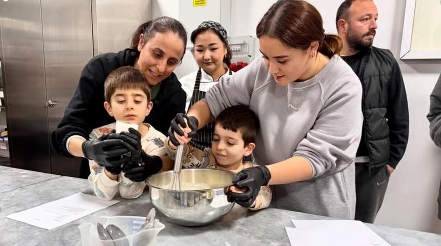 &Ouml;zel bireyler mutfağa girdi, hem eğlendiler hem pişirdiler
