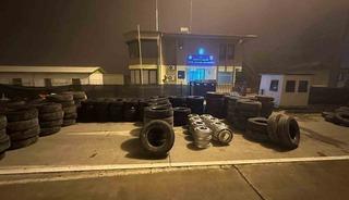 Şanlıurfa&rsquo;da 2 milyonluk ka&ccedil;ak lastik operasyonu: 2 g&ouml;zaltı