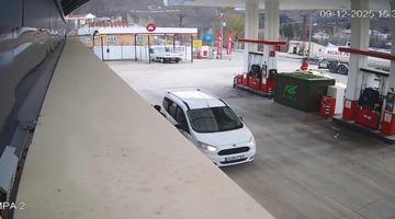 Tunceli’de 4.2’lik deprem anı güvenlik kamerasına yansıdı