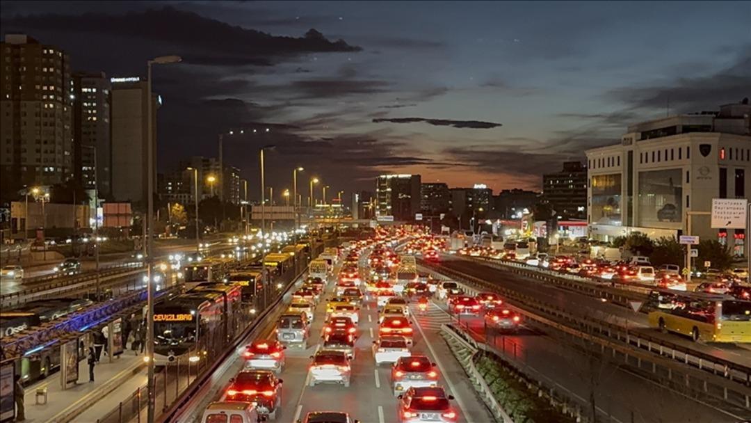 İstanbul’da trafik yoğunluğu yüzde 81’e ulaştı 1
