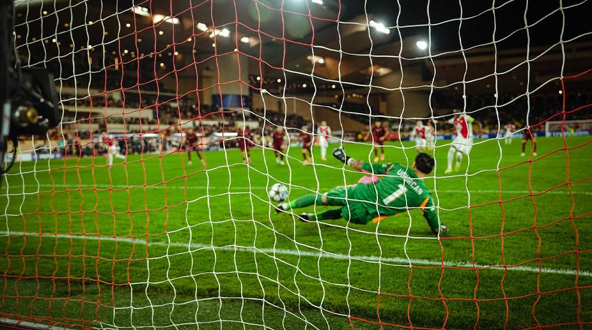 Galatasaray'da Uğurcan Çakır penaltıyı kurtardı! Monaco'ya geçit vermedi