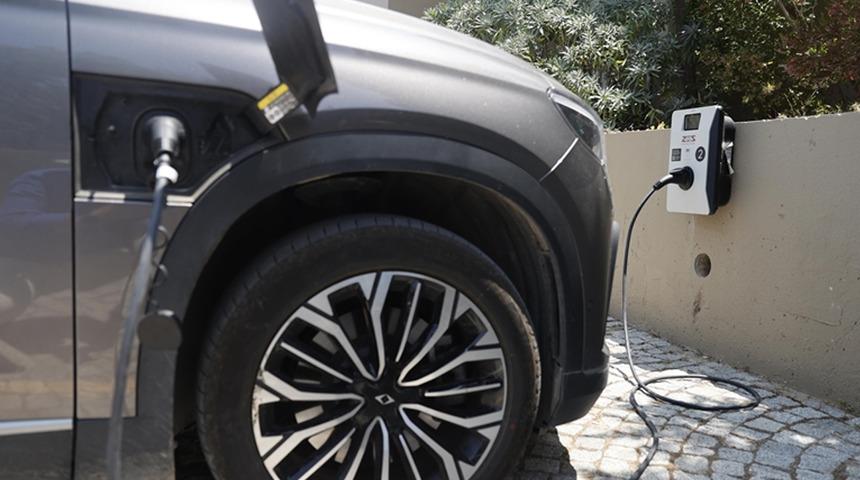 Elektrikli araçlarda oto şarjına kritik ayar! Yer ve saate göre indirim geliyor