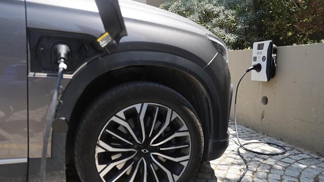 Elektrikli araçlarda oto şarjına kritik ayar! Yer ve saate göre indirim geliyor