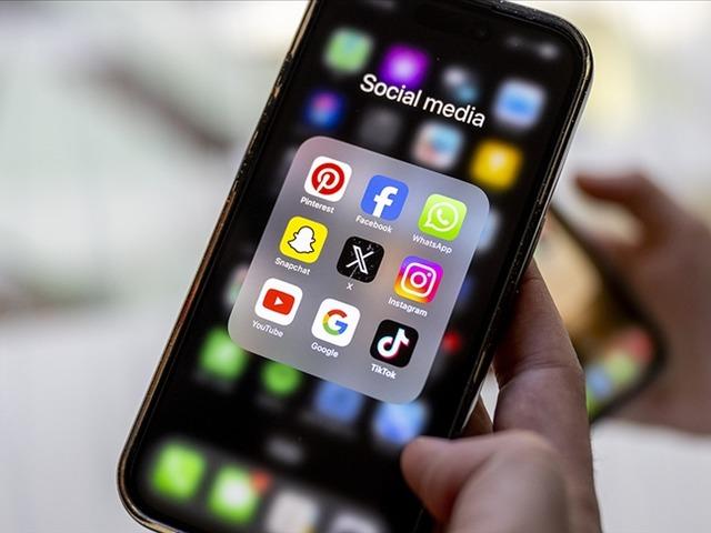 Facebook tepeden tırnağa yenileniyor: İşte gelen özellikler