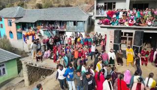 Düğün kabusa döndü! Tam 40 kişi çöken çatının altında kaldı