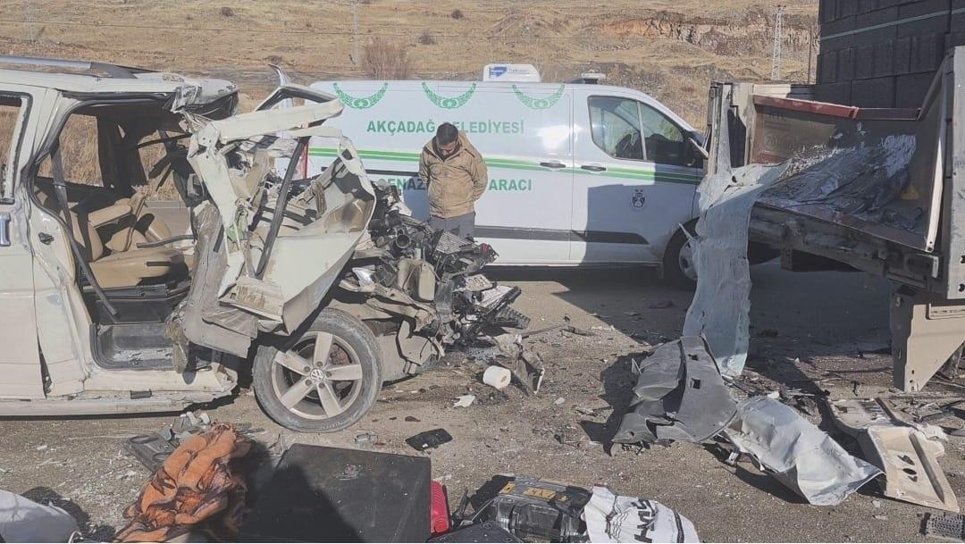 Malatya da feci kaza: 3 kişi hayatını kaybetti! 3