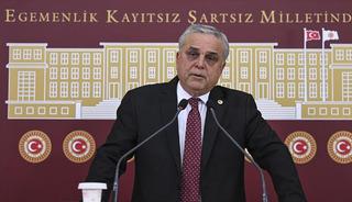  Çakır'dan Özel'e sert sözler: "Ben kafamı kestiremem"