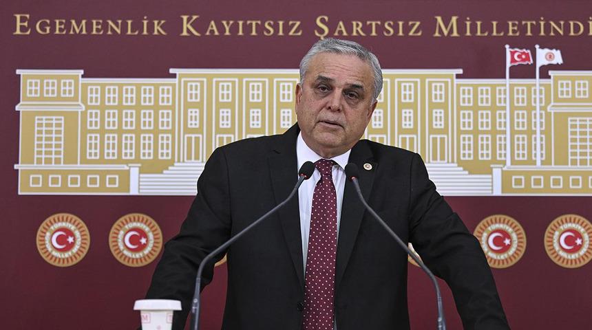 İstifa eden Hasan Ufuk Çakır'dan CHP lideri Özel'e sert sözler: "Ben kafamı kestiremem"