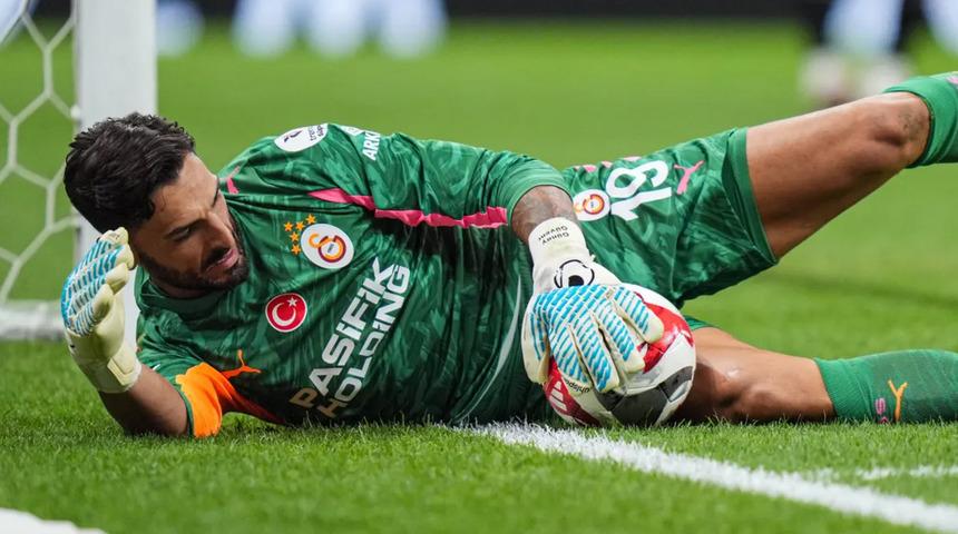 Fransa'da skandal manşet! Galatasaraylı kaleciyle dalga geçtiler
