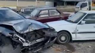 Temizlenmesi için bırakılan lüks otomobili izinsiz alıp 3 araca çarptı: 1 yaralı