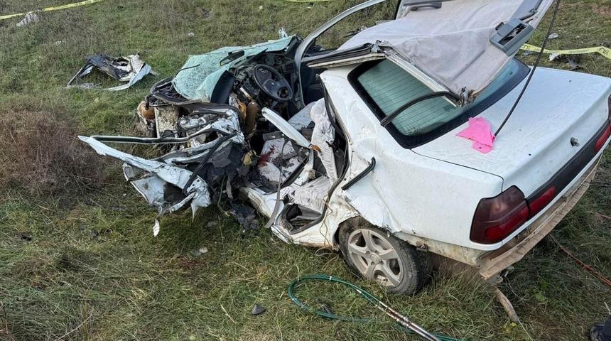 İzmir’de feci kaza: 1 ölü, 1 yaralı