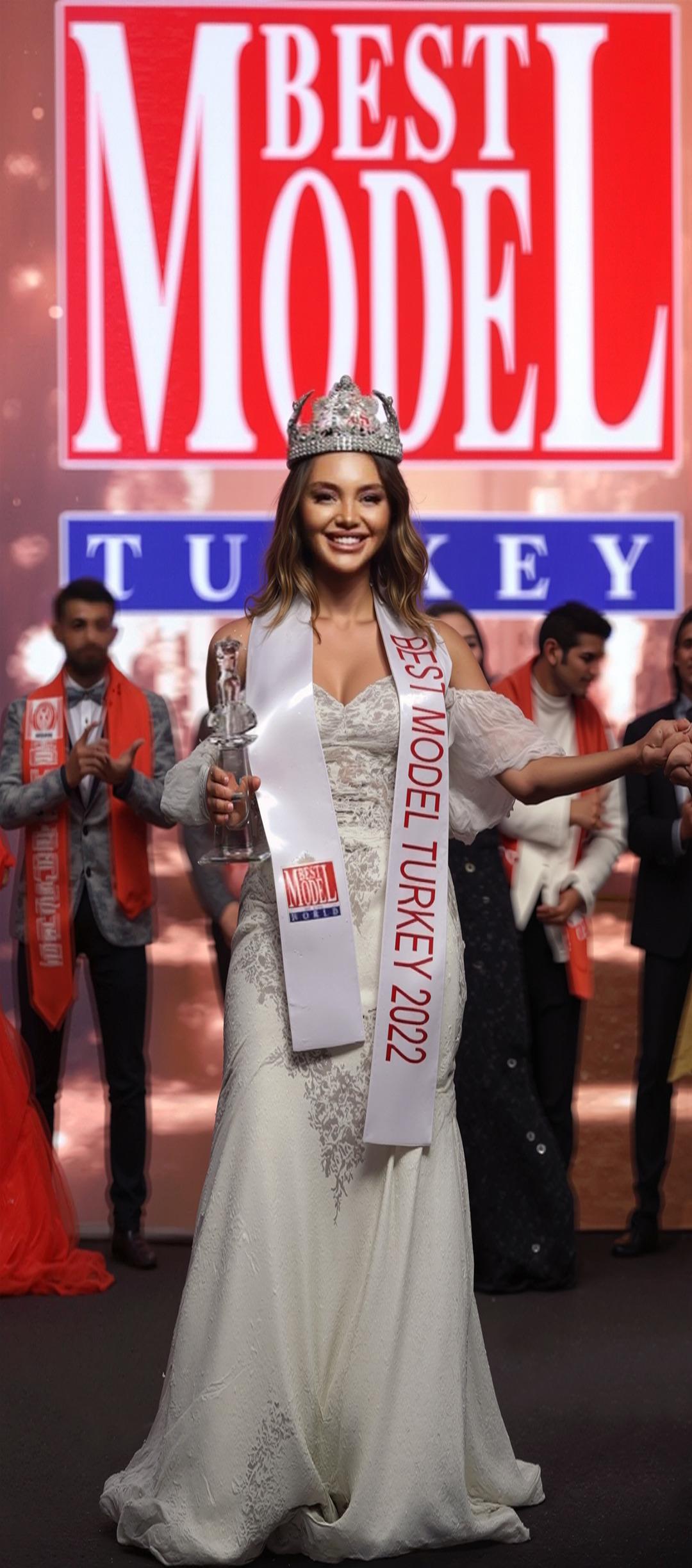 Rus turisti darp ettiği iddiaları gündem olmuştu! Model ve kick boks sporcusu Büşra Karakaş’tan açıklama geldi 2