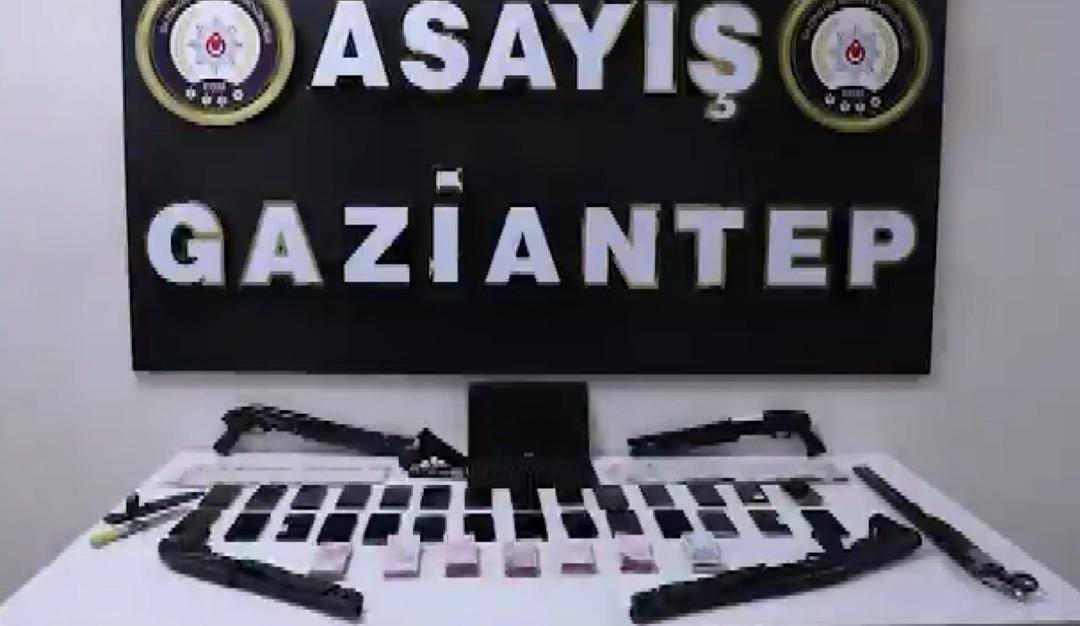 Her şeyi düşünmüşler! Fuhuş evinde duvarda pes dedirten yazı 5