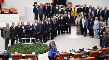 CHP'li vekilin hareketi AK Partili vekillerden alkış aldı! 