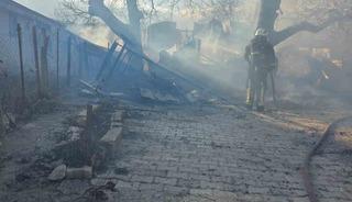 Korkuteli&rsquo;nde yanan ev kullanılamaz hale geldi