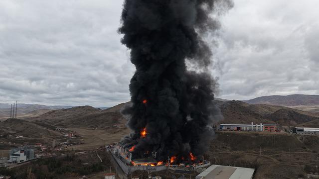 Fabrikasında yangın &ccedil;ıktı! Bahadır Kimya (BAHKM) payları işleme kapatıldı