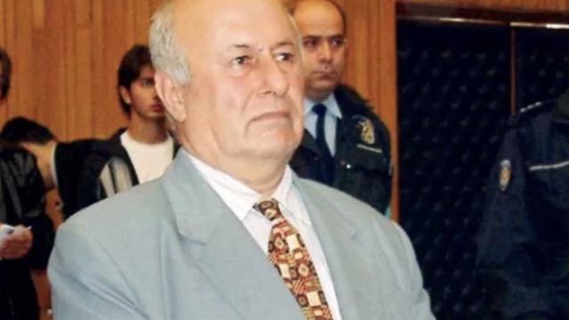 Veli G&ouml;&ccedil;er hayatını kaybetti! 1999 depreminin sembol isimlerindendi