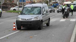 Hafif ticari aracın çarptığı bisikletli ağır yaralandı