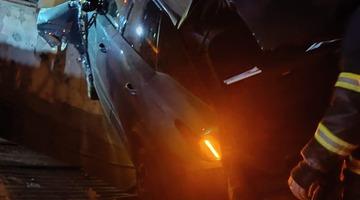 Bolu’da bina duvarına çarpan otomobilin sürücüsü yaralandı