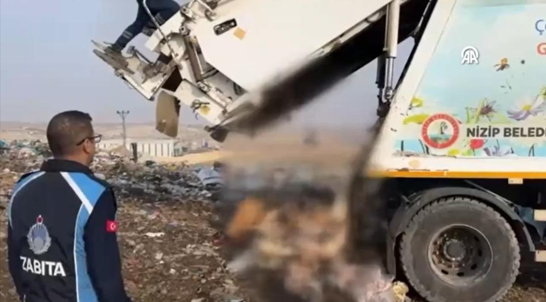 Rastgele durdukları araçtan 2 tona yakın çıktı! Gözlerinize inanamayacaksınız: Mide bulandıran görüntü 1