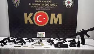 İzmir’de silahlı suç örgütüne şafak operasyonu: 28 gözaltı