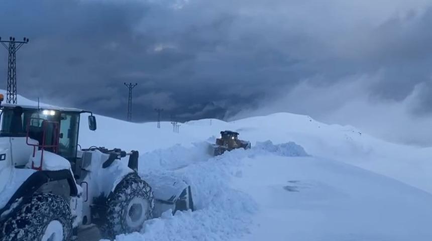 Şırnak’ta karla mücadele çalışması