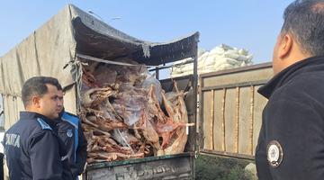 Gaziantep'te durdurulan kamyonette 1 ton 900 kilogram bozulmuş et ele geçirildi