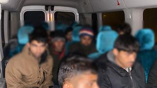 Erzurum'da 37 düzensiz göçmen yakalandı, 3 zanlı tutuklandı