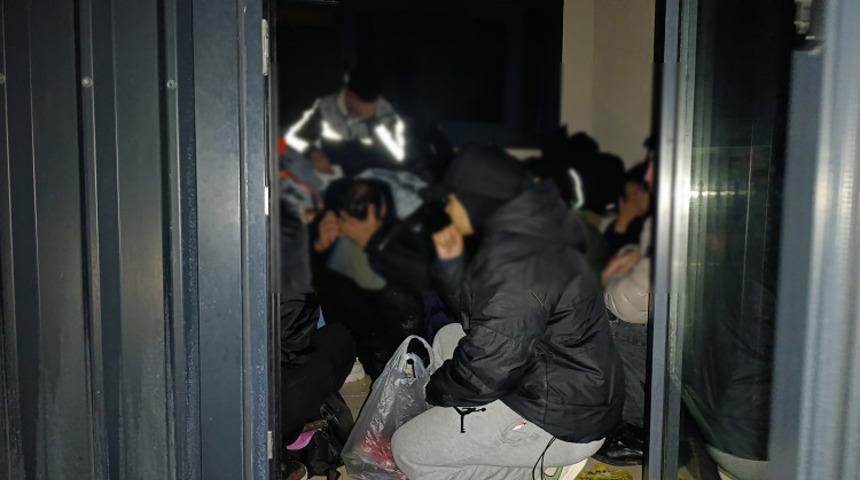 Çanakkale'de 14'ü çocuk 32 düzensiz göçmen yakalandı