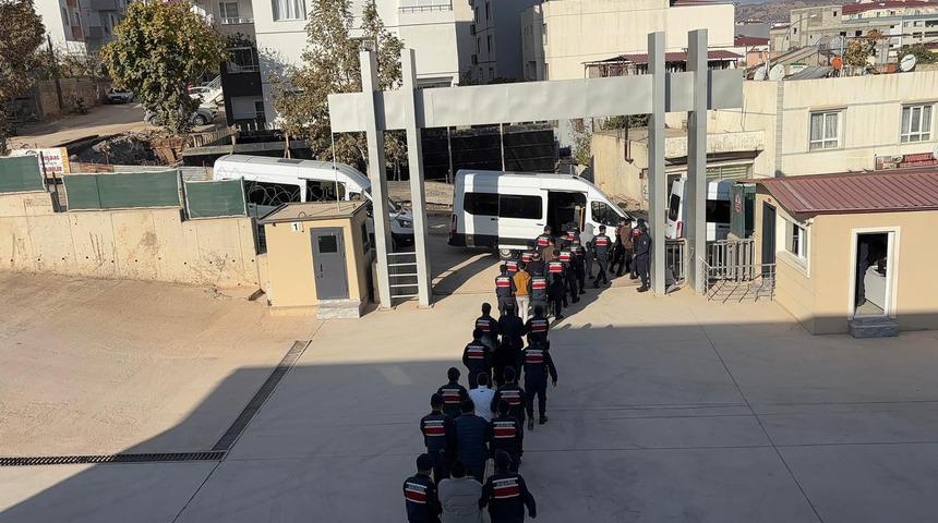 Kahramanmaraş merkezli tefecilik operasyonunda 17 şüpheli tutuklandı