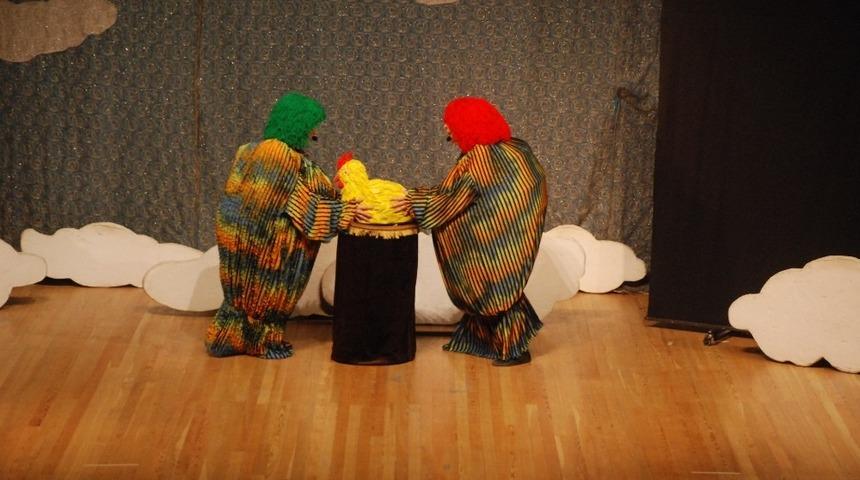 &Ccedil;ocuklar i&ccedil;in &ldquo;Sihirli Fasulyeler&rdquo; oyunu sahnelendi