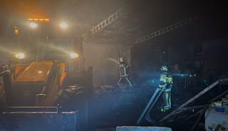 İzmir'de kompozit malzeme üreten fabrikada çıkan yangın söndürüldü