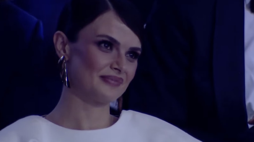 Yılın Kadını: Sinem Ünsal! Sevgilisiyle geceye geldi, tarzı beğenilmedi