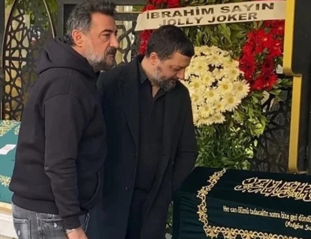 7.5 aylık hamile Vildan Atasever in cenazede zor anları... 1