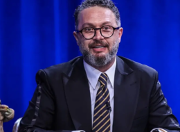 Sevgilisi kendisinden 16 yaş küçük! Yaşı gündem oldu