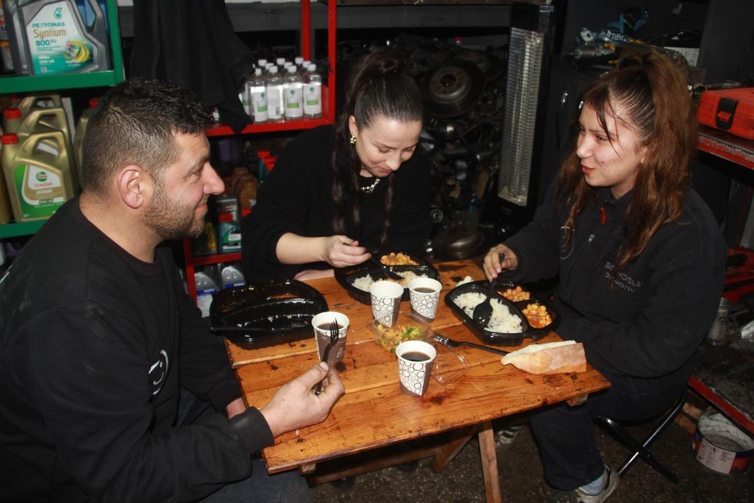 Sanayinin tek kız çırağı: 17 yaşında şanzıman söküyor! 6