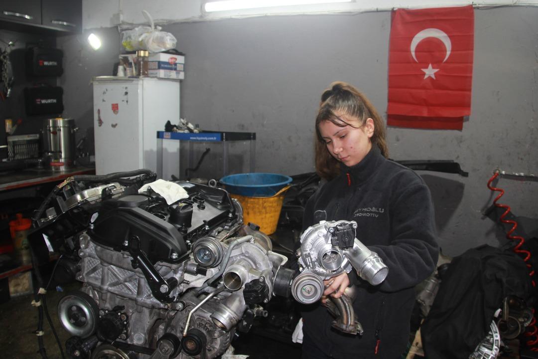 Sanayinin tek kız çırağı: 17 yaşında şanzıman söküyor! 8