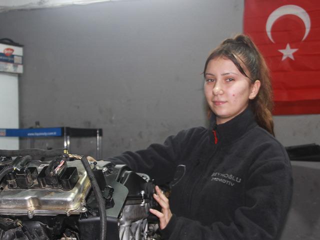 17 yaşındaki Dilem, sanayinin tek kız çırağı