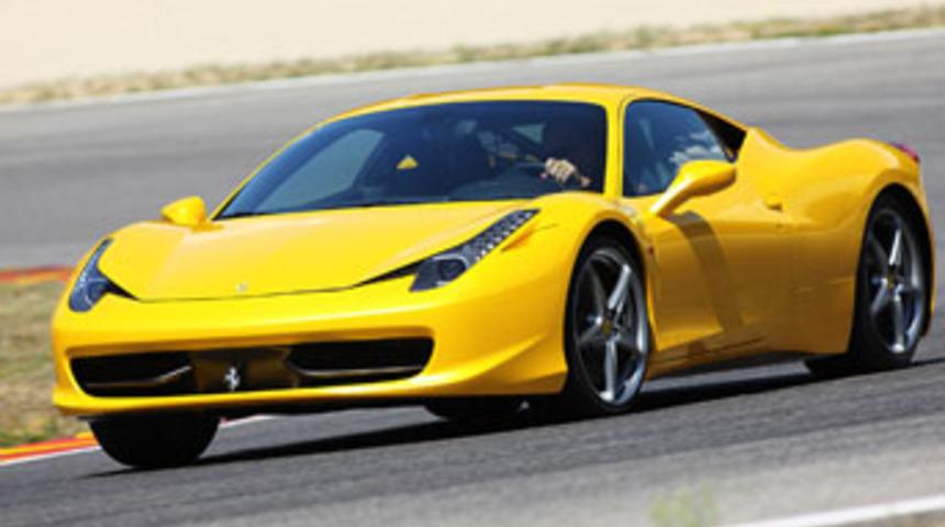 Ferrari&rsquo;ye &ldquo;Yılın Performans Motoru&rdquo; &Ouml;d&uuml;l&uuml;!