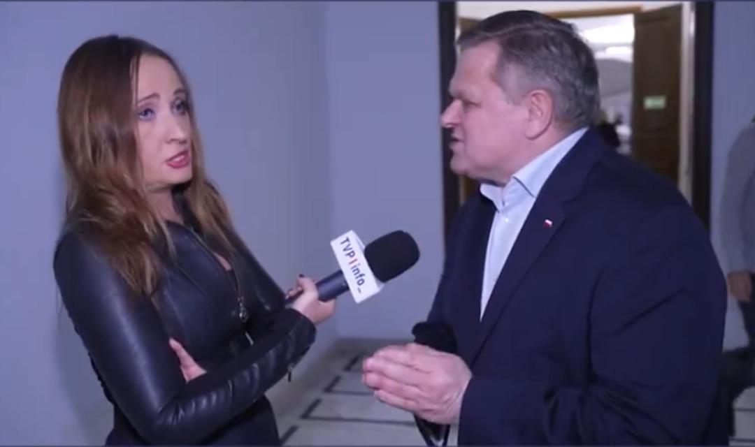 Önce hakaret etti sonra taciz etti! Senatörden gazeteciye müdahale: O anlar gündem oldu 2