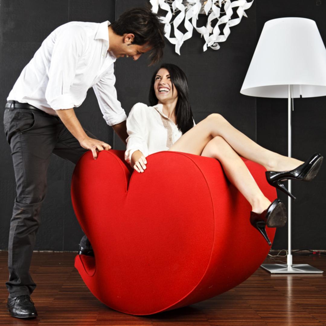 Sevgiliniz gerçekten sizi önemsiyor mu? ‘Sandalye teorisi’ ile test edin! 1