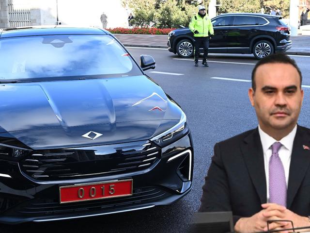 Bakan Kacır bütçe görüşmelerine yeni model TOGG ile geldi