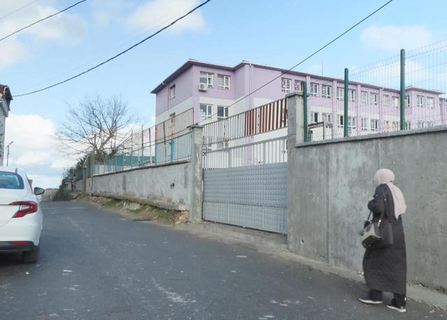 Okuldan atılıp tutuklanan hizmetli kadına komplo iddiası! Müdürün yemeğine çamaşır suyu kattı diye tutuklandı 1