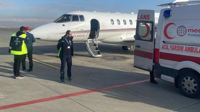 Ambulans uçak, 4 günlük bebek için havalandı