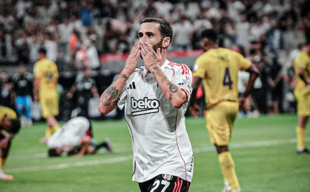 Beşiktaş ta Trabzonspor derbisi öncesi flaş gelişme! Ayrılık iddiaları vardı, Rafa Silva bombası patladı! 1