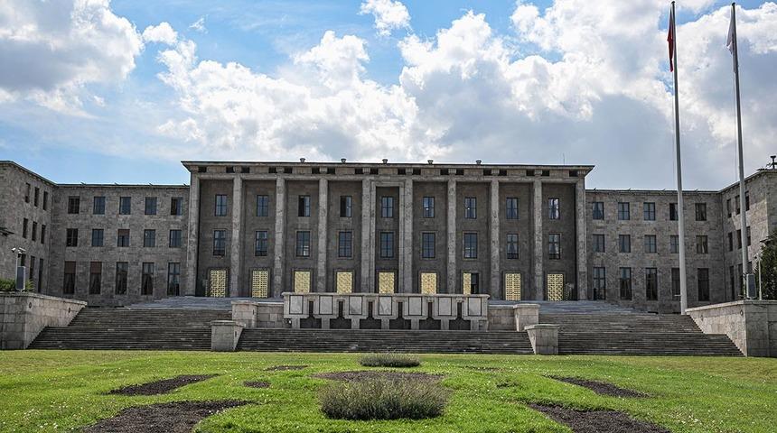 Meclis'te taciz iddiasında yeni gelişme! G&ouml;zaltına alınan ş&uuml;pheli tutuklandı