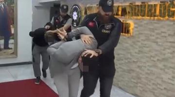 İzmir'de intihar sanılan olay 'miras' cinayeti çıktı! Ailesini katletti, her şeyi internetteki o arama ortaya çıkardı