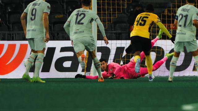 Fransa'da Berke Özer çılgınlığı! Penaltı değil, sanki antrenman!