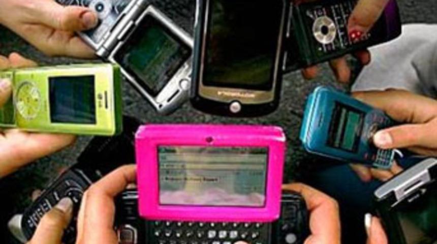 Anneler G&uuml;n&uuml;&rsquo;n&uuml;n galibi cep telefonları oldu